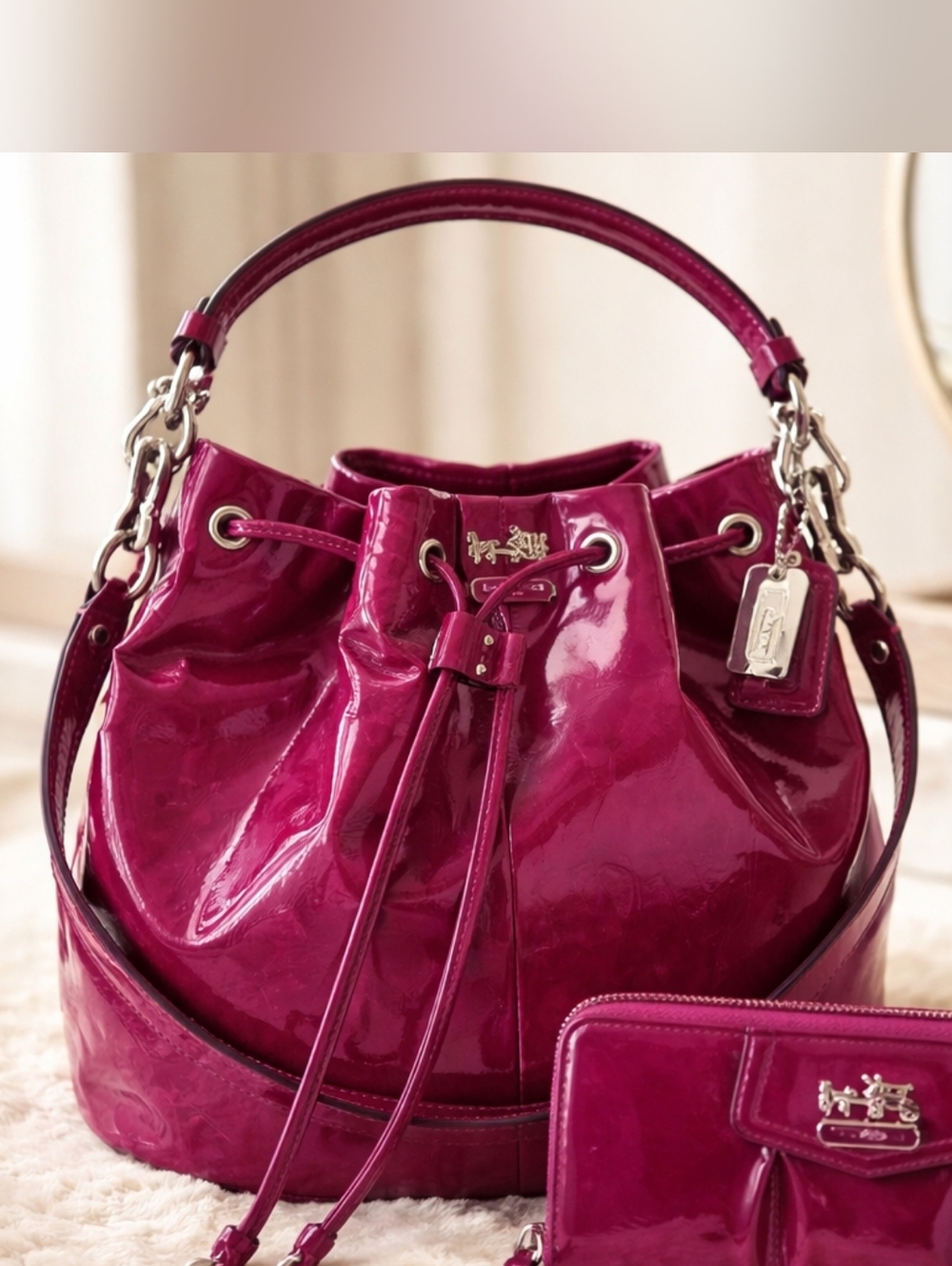 Coach Patent Leather Drawstring Hobo in Fushsia With Matching Wallet In Pristine